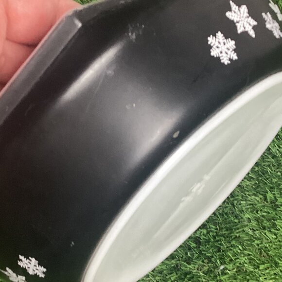 Vintage Pyrex Black Snowflake Oval Divided Serving Dish w/ Lid 1½ Qt. - Picture 10 of 16
